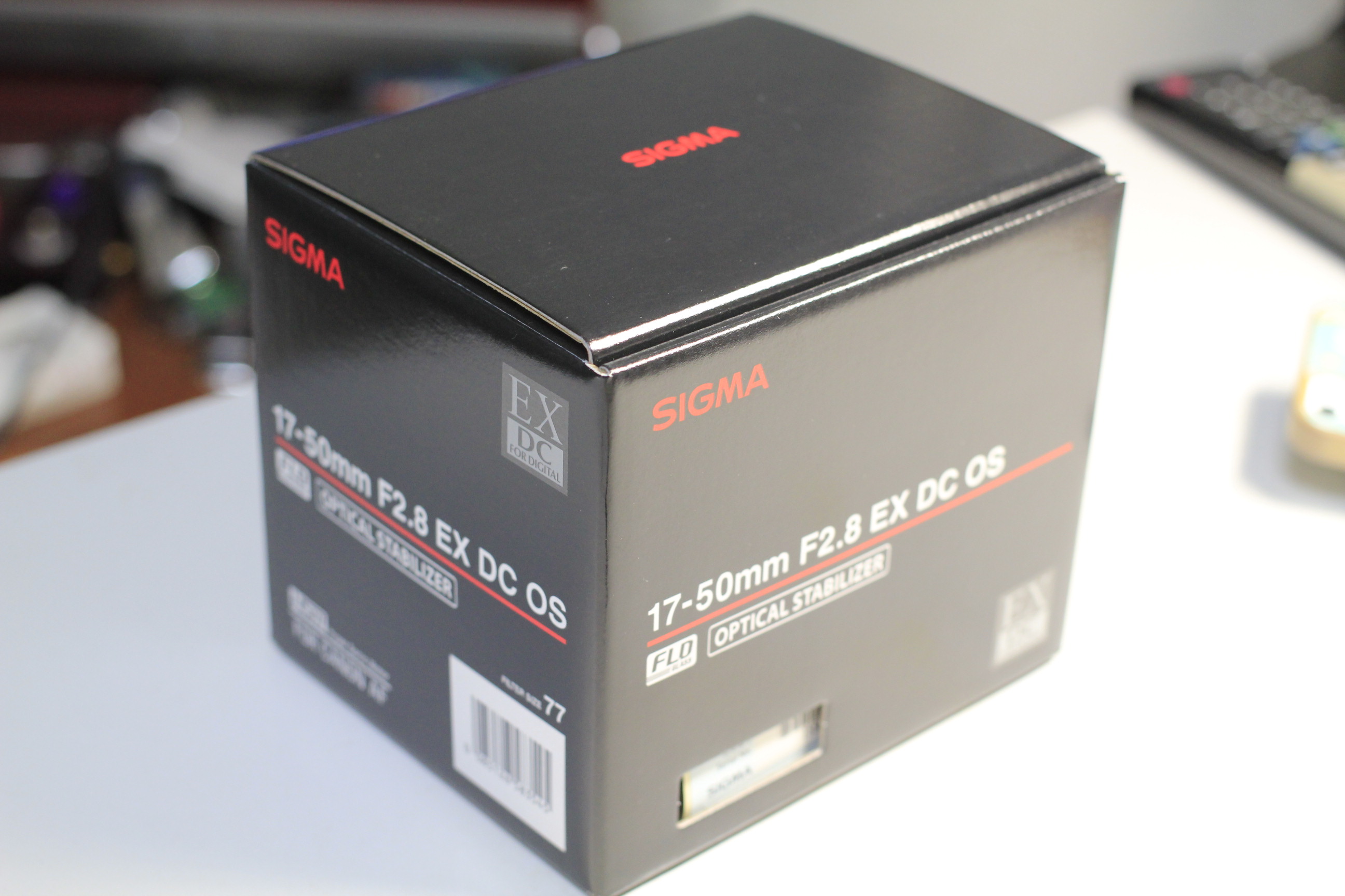 SIGMA（シグマ） 17-50mm f2.8 EX DC OS HSMの外箱