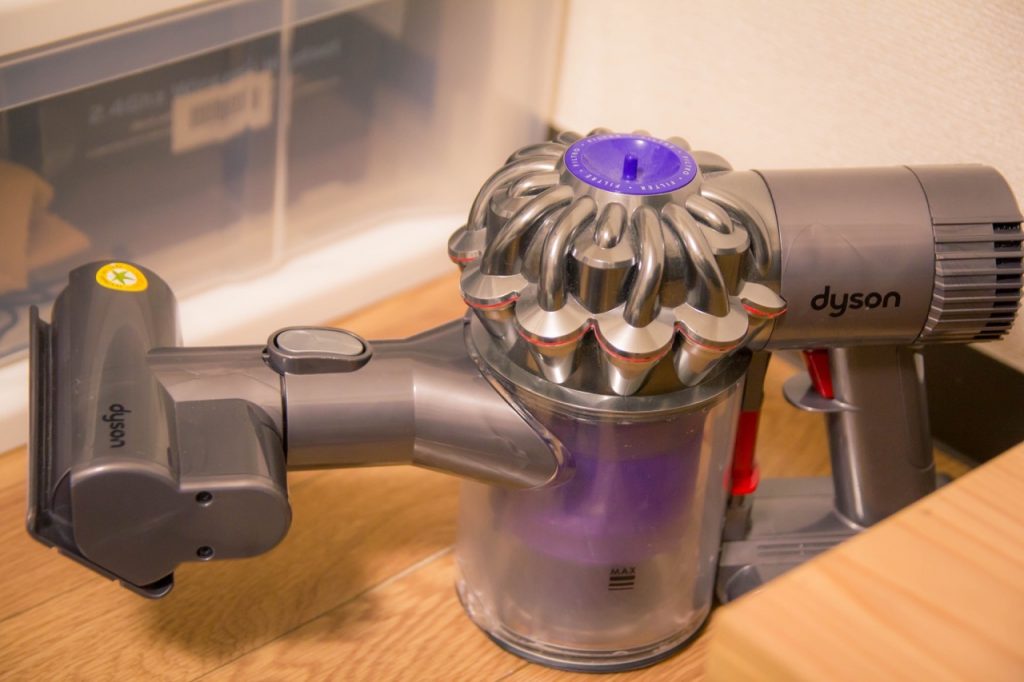 dyson-cleaner-10